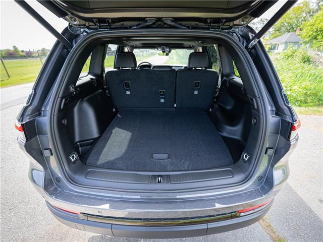 2025 Jeep Grand Cherokee Laredo (Stk: S323434) in Surrey - Image 20 of 21