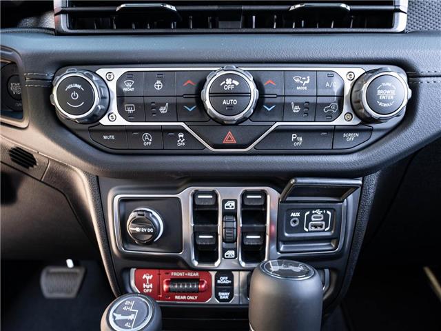 2025 Jeep Wrangler Rubicon (Stk: S605576) in Surrey - Image 15 of 23