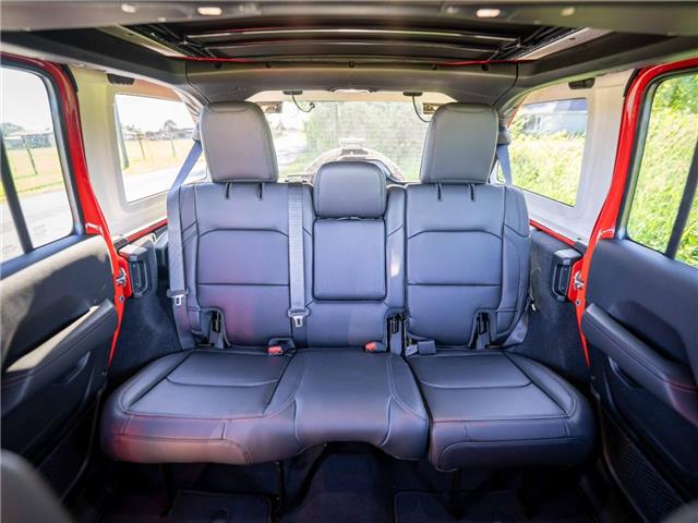 2025 Jeep Wrangler Rubicon (Stk: S605576) in Surrey - Image 21 of 23