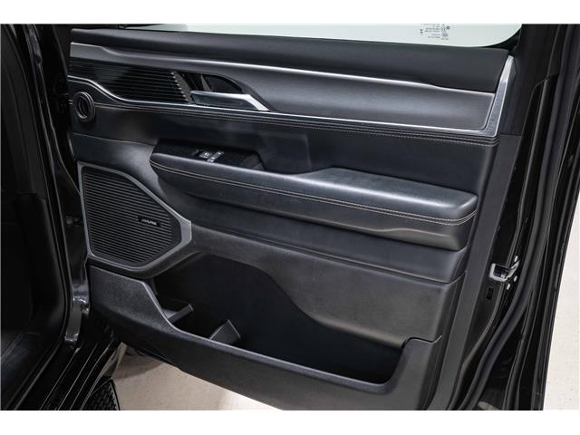2024 Jeep Wagoneer Series II Carbide (Stk: ARUC930) in Calgary - Image 23 of 39