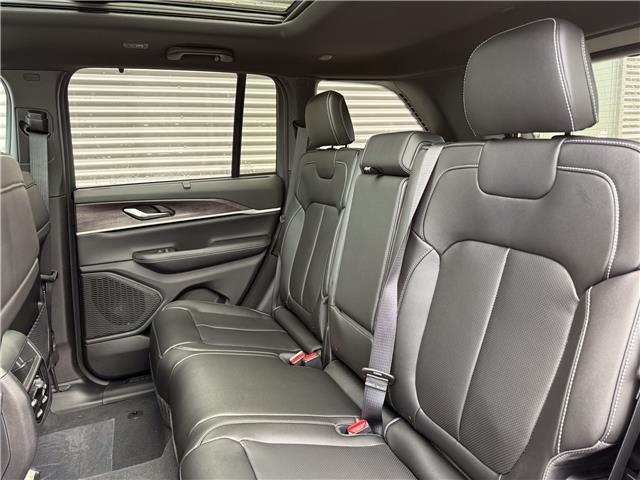 2025 Jeep Grand Cherokee Limited (Stk: 25568) in London - Image 12 of 31