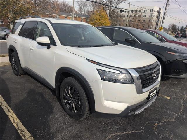2025 Nissan Pathfinder SV (Stk: 25252) in Sarnia - Image 3 of 3