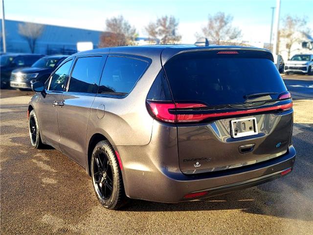 2022 Chrysler Pacifica Hybrid Touring-L (Stk: 2600751) in Regina - Image 11 of 38