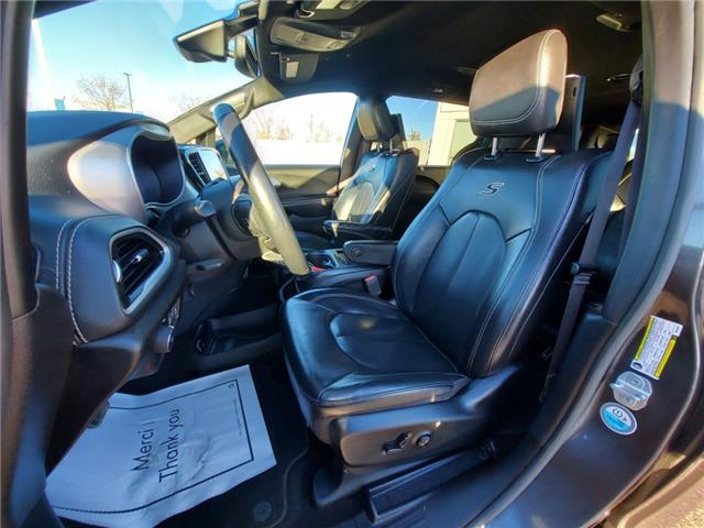 2022 Chrysler Pacifica Hybrid Touring-L (Stk: 2600751) in Regina - Image 18 of 38
