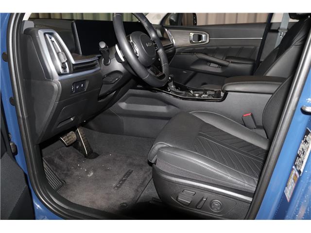 2024 Kia Sorento 2.5T X-Line Limited w/Black Interior (Stk: 25656C) in Edmonton - Image 12 of 34