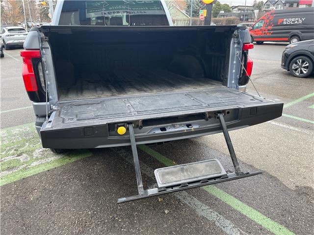 2022 Ford F-150 Lightning Lariat (Stk: R-22FOFSIL9217) in Calgary - Image 17 of 18