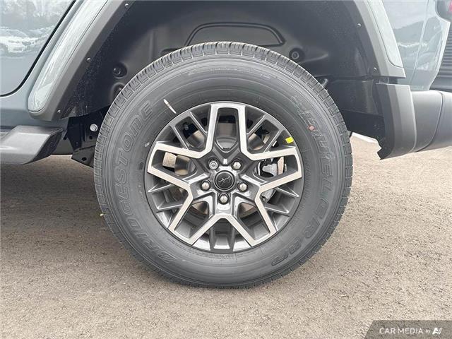 2026 Jeep Wrangler Sahara (Stk: 164220) in London - Image 6 of 15