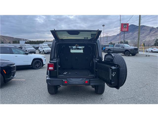 2023 Jeep Wrangler Sahara (Stk: 1332) in Kamloops - Image 15 of 27