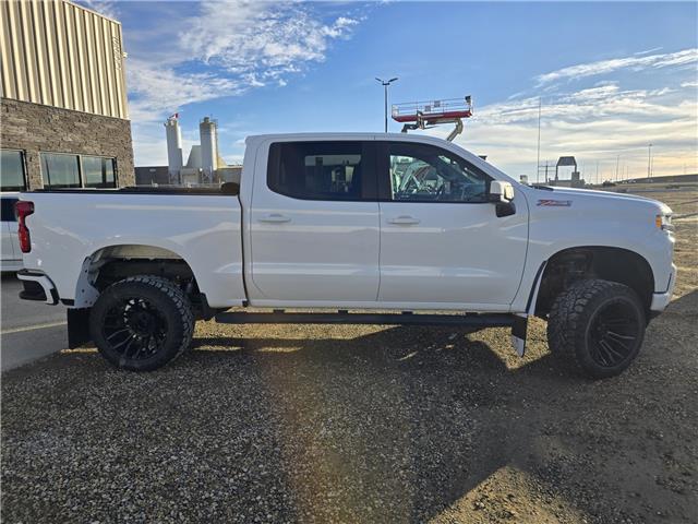 2019 Chevrolet Silverado 1500 RST in Saskatoon - Image 5 of 13