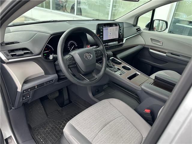 2022 Toyota Sienna LE 8-Passenger (Stk: W6924) in Cobourg - Image 8 of 26 2022 Toyota Sienna LE 8-Passenger (Stk: W6924) in Cobourg - Image 8 of 26