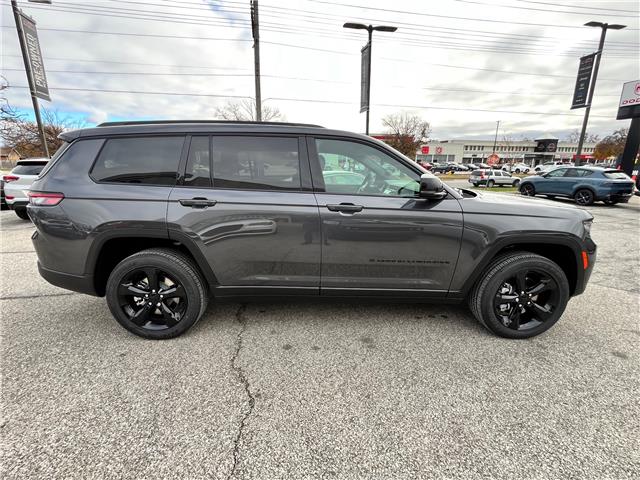 2025 Jeep Grand Cherokee L Laredo (Stk: 25-428) in Sarnia - Image 5 of 23