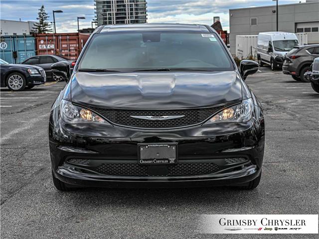 2026 Chrysler Grand Caravan SXT (Stk: N26055) in Grimsby - Image 2 of 32