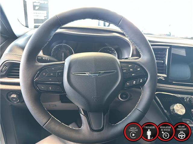 2026 Chrysler Pacifica Select (Stk: 26035) in Saint-Léonard - Image 13 of 26