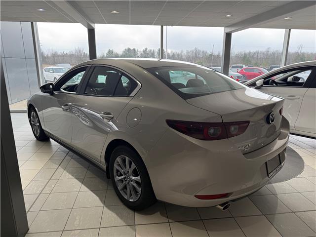 2022 Mazda Mazda3 GS (Stk: 24642) in Pembroke - Image 5 of 13
