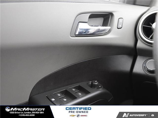 2016 Chevrolet Sonic LT Auto (Stk: 250433A) in London - Image 20 of 30