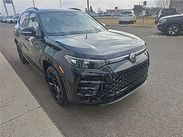 2026 Volkswagen Tiguan Comfortline R-Line Black Edition (Stk: 26279) in Lethbridge - Image 6 of 26
