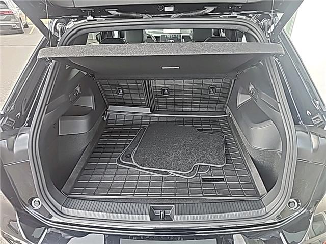 2026 Volkswagen Tiguan Comfortline R-Line Black Edition (Stk: 26279) in Lethbridge - Image 9 of 26