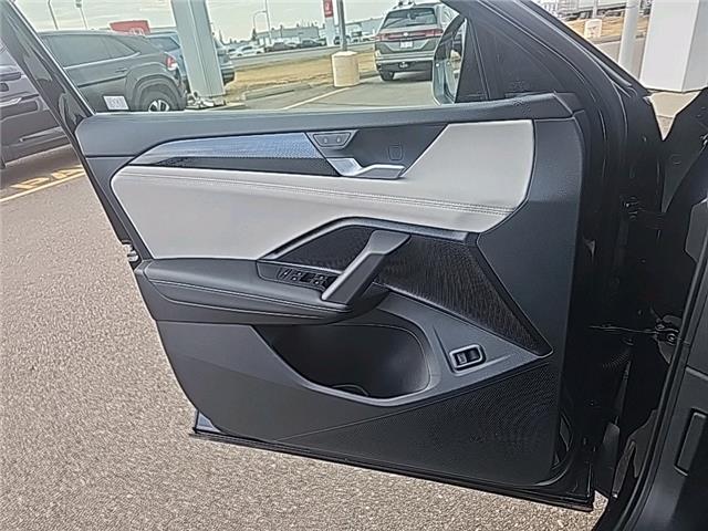 2026 Volkswagen Tiguan Comfortline R-Line Black Edition (Stk: 26279) in Lethbridge - Image 19 of 26