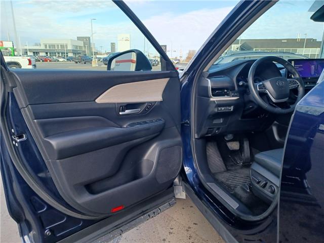 2024 Toyota Grand Highlander Limited (Stk: 2540181) in Regina - Image 10 of 21