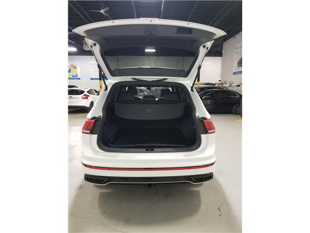 2023 Volkswagen Tiguan Comfortline R-Line Black (Stk: E4929) in Mississauga - Image 9 of 26