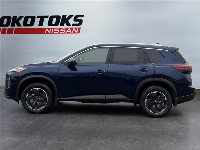 2025 Nissan Rogue SV Moonroof (Stk: 15896) in Okotoks - Image 2 of 16
