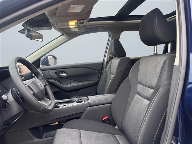 2025 Nissan Rogue SV Moonroof (Stk: 15896) in Okotoks - Image 9 of 16