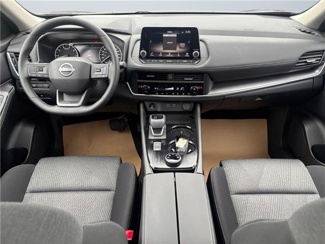 2025 Nissan Rogue SV Moonroof (Stk: 15896) in Okotoks - Image 10 of 16