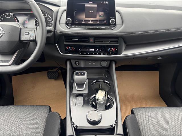 2025 Nissan Rogue SV Moonroof (Stk: 15896) in Okotoks - Image 11 of 16