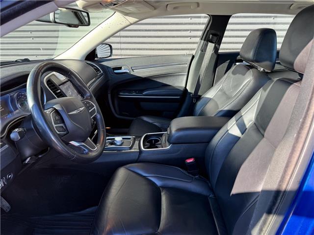 2019 Chrysler 300 Touring (Stk: 24698A) in London - Image 9 of 24