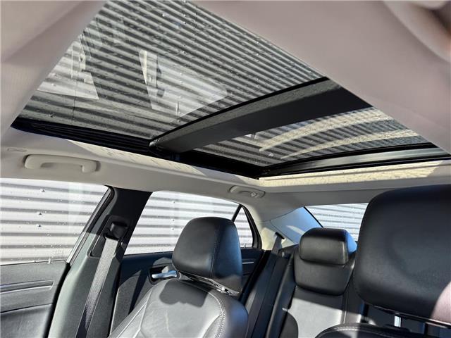 2019 Chrysler 300 Touring (Stk: 24698A) in London - Image 10 of 24