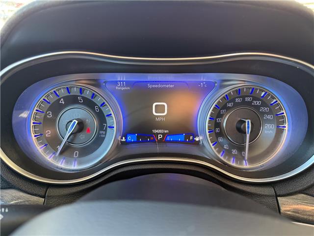 2019 Chrysler 300 Touring (Stk: 24698A) in London - Image 16 of 24