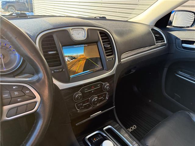 2019 Chrysler 300 Touring (Stk: 24698A) in London - Image 18 of 24