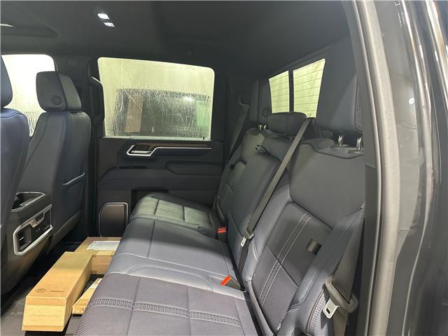 2026 Chevrolet Silverado 2500HD High Country (Stk: 14039) in Roblin - Image 10 of 14 2026 Chevrolet Silverado 2500HD High Country (Stk: 14039) in Roblin - Image 10 of 14