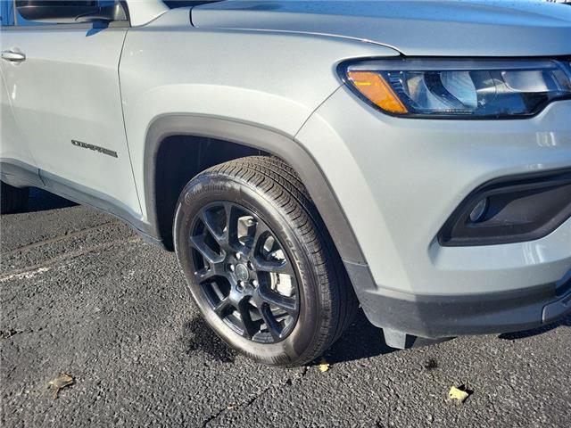 2025 Jeep Compass Altitude (Stk: 250300B) in Windsor - Image 10 of 20