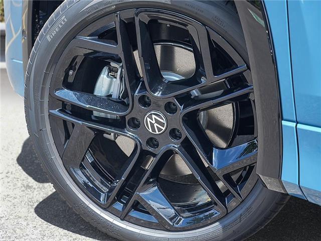 2025 Volkswagen Tiguan Comfortline R-Line Black Edition (Stk: ST043108) in Vancouver - Image 7 of 10
