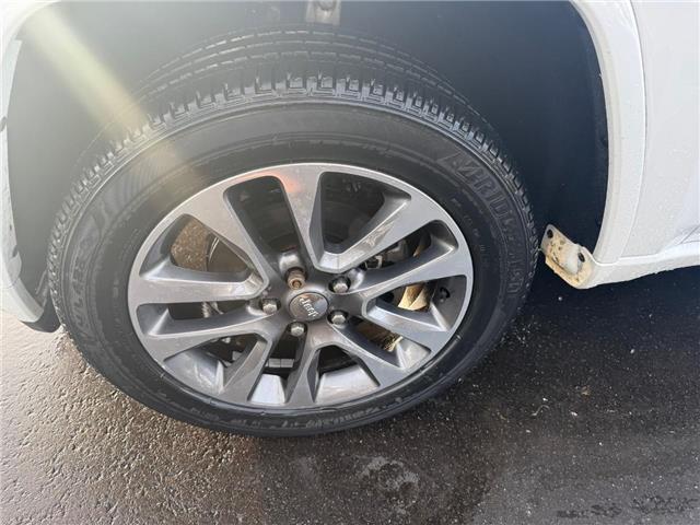 2017 Jeep Grand Cherokee Overland (Stk: 85639) in London - Image 4 of 9