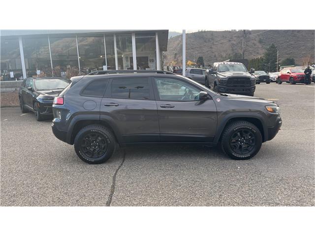 2022 Jeep Cherokee Trailhawk (Stk: TS157A) in Kamloops - Image 9 of 28