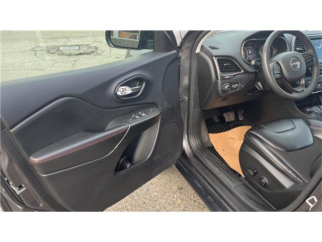 2022 Jeep Cherokee Trailhawk (Stk: TS157A) in Kamloops - Image 11 of 28