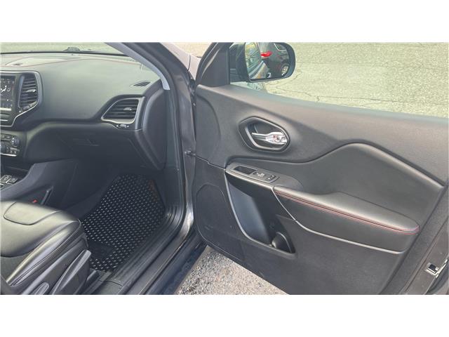 2022 Jeep Cherokee Trailhawk (Stk: TS157A) in Kamloops - Image 12 of 28