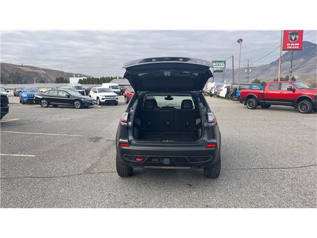 2022 Jeep Cherokee Trailhawk (Stk: TS157A) in Kamloops - Image 16 of 28
