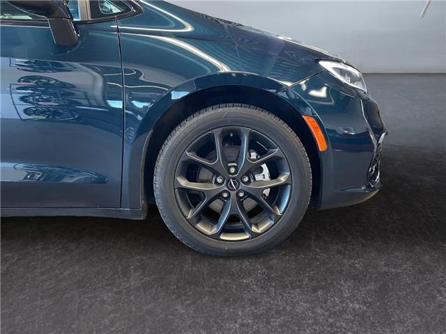 2024 Chrysler Pacifica Touring-L (Stk: 30336) in Fort Macleod - Image 9 of 25