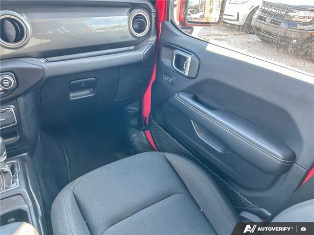 2021 Jeep Wrangler Unlimited Sahara (Stk: P7300) in Oakville - Image 27 of 28