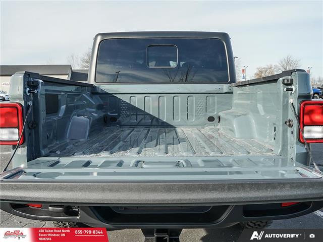 2026 Jeep Gladiator Sport S (Stk: 26038) in Essex-Windsor - Image 11 of 12