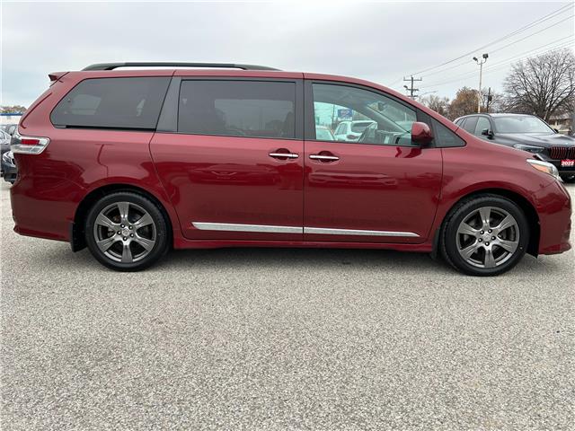2017 Toyota Sienna SE 8 Passenger (Stk: M6022) in Sarnia - Image 4 of 36