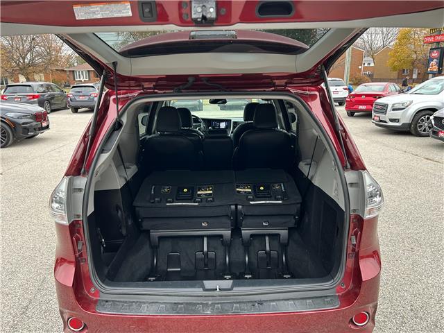 2017 Toyota Sienna SE 8 Passenger (Stk: M6022) in Sarnia - Image 13 of 36