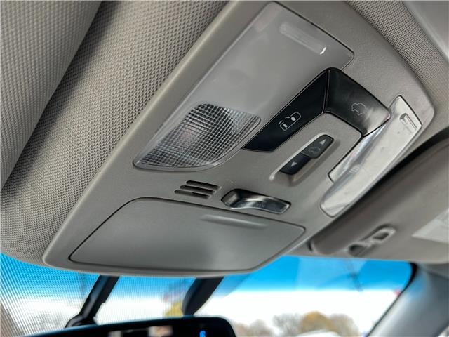 2017 Toyota Sienna SE 8 Passenger (Stk: M6022) in Sarnia - Image 34 of 36