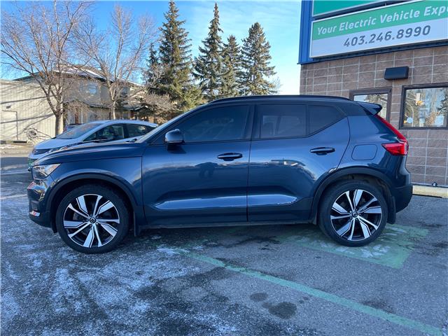 2022 Volvo XC40 Recharge Pure Electric P8 Plus (Stk: R-22VOXGRA0907) in Calgary - Image 2 of 16