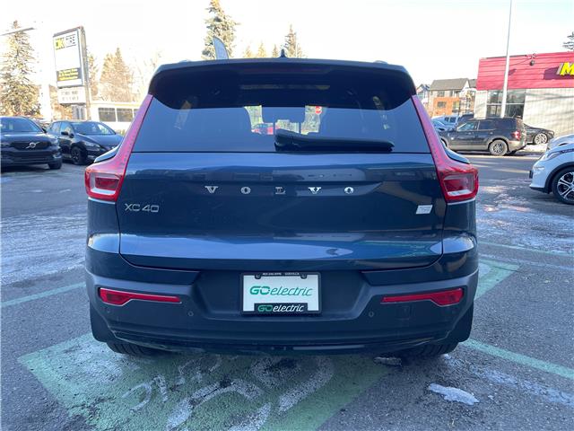 2022 Volvo XC40 Recharge Pure Electric P8 Plus (Stk: R-22VOXGRA0907) in Calgary - Image 4 of 16