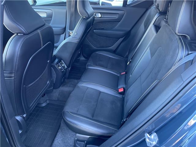 2022 Volvo XC40 Recharge Pure Electric P8 Plus (Stk: R-22VOXGRA0907) in Calgary - Image 12 of 16