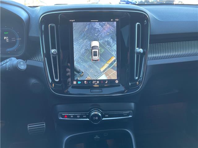 2022 Volvo XC40 Recharge Pure Electric P8 Plus (Stk: R-22VOXGRA0907) in Calgary - Image 14 of 16